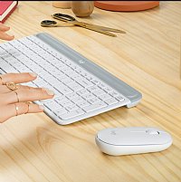 White Logitech MK470 Slim Wireless Keyboard and Mouse Combo